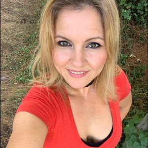 Meet your Posher, Loyjenya "jay"